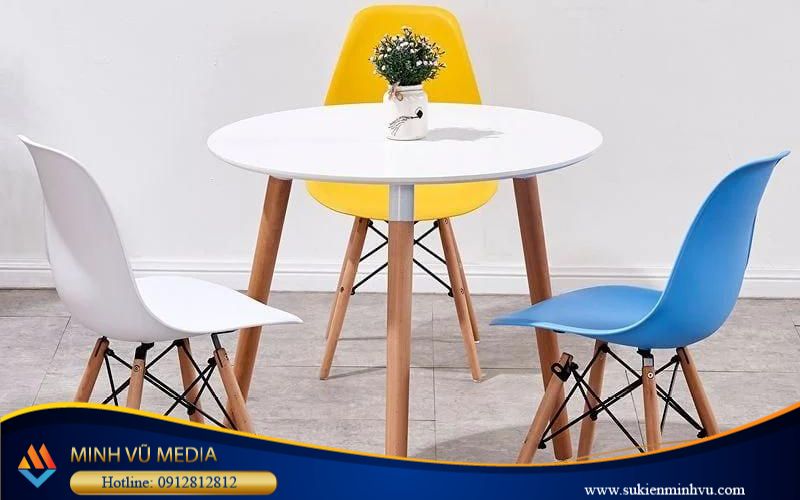 Ghế Eames giá thuê 50.000đ – 80.000đ/chiếc/ngày