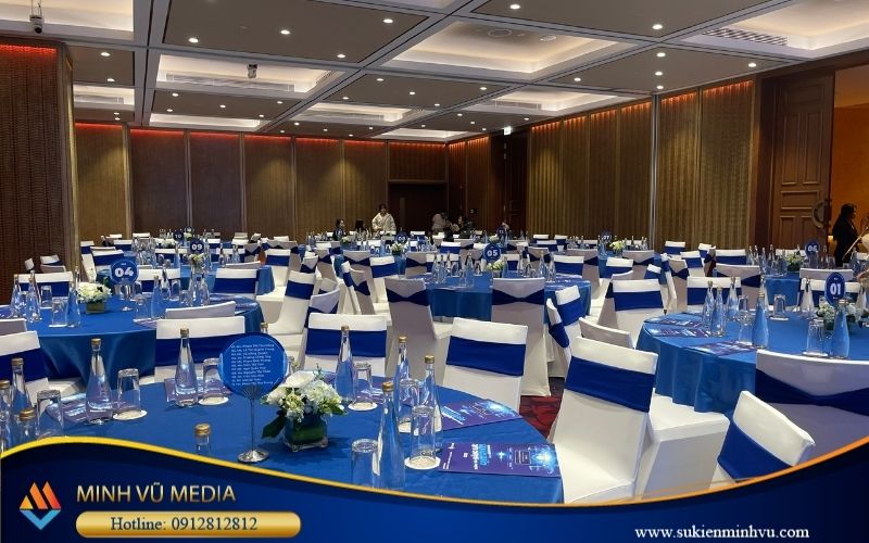 Cung cấp số lượng lớn bàn ghế tại quận 9
