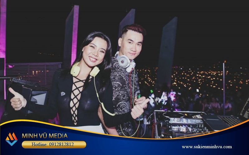 DJ sự kiện nam đánh nhạc hay, lôi cuốn