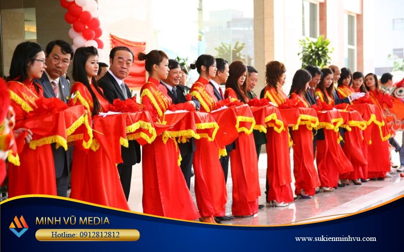 Tổ chức sự kiện khai trương, khánh thành với PG