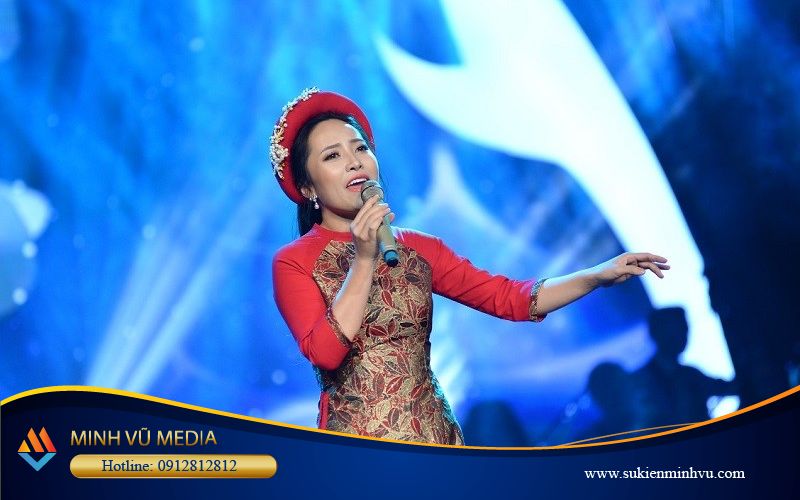 Ca sĩ nữ hát nhạc trữ tình cho sự kiện