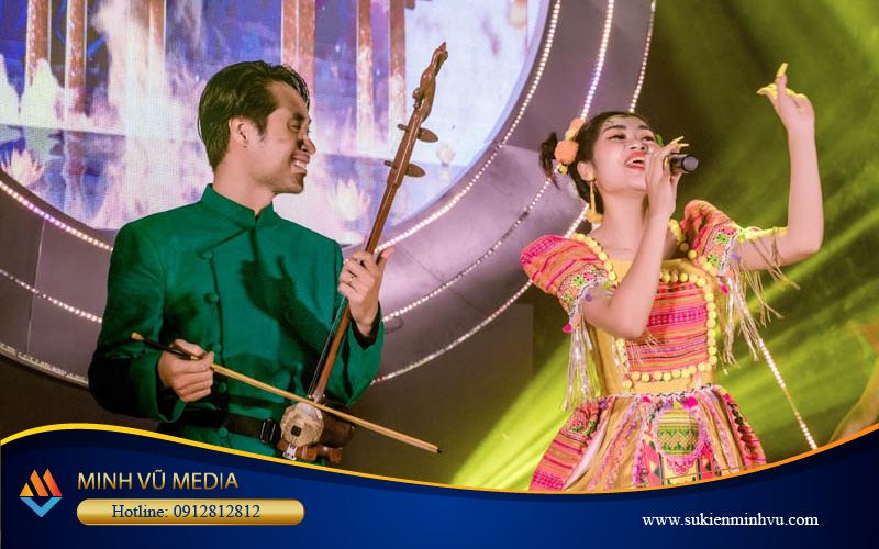 Cặp đôi ca sĩ nam nữ hát sự kiện ấn tượng