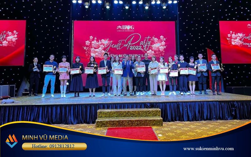 Cho thuê sân khấu tổ chức tiệc doanh nghiệp
