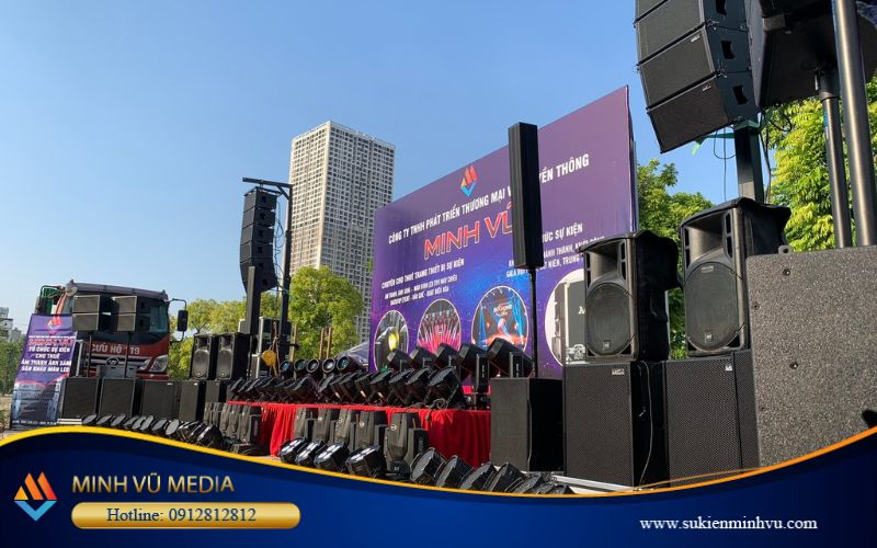 Ngoài ra Sự Kiện Minh Vũ cung cấp toàn bộ các thiết bị âm thanh ánh sáng, sân khấu