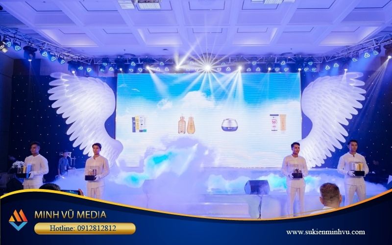 Chuẩn bị sân khấu, ánh sáng chuyên nghiệp