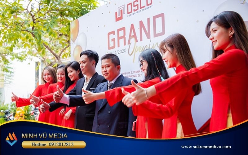 Đối tượng và khách mời tham gia tổ chức khai trương